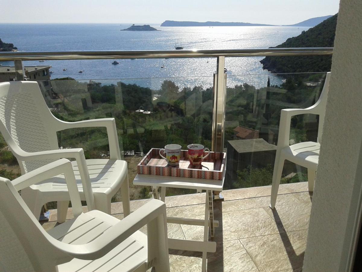 Apartments Odiva Luštica Kültér fotó