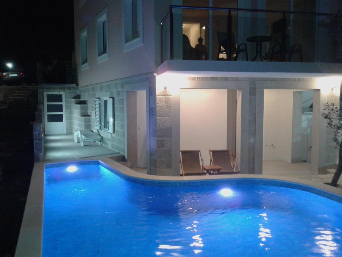 Apartments Odiva Luštica Kültér fotó