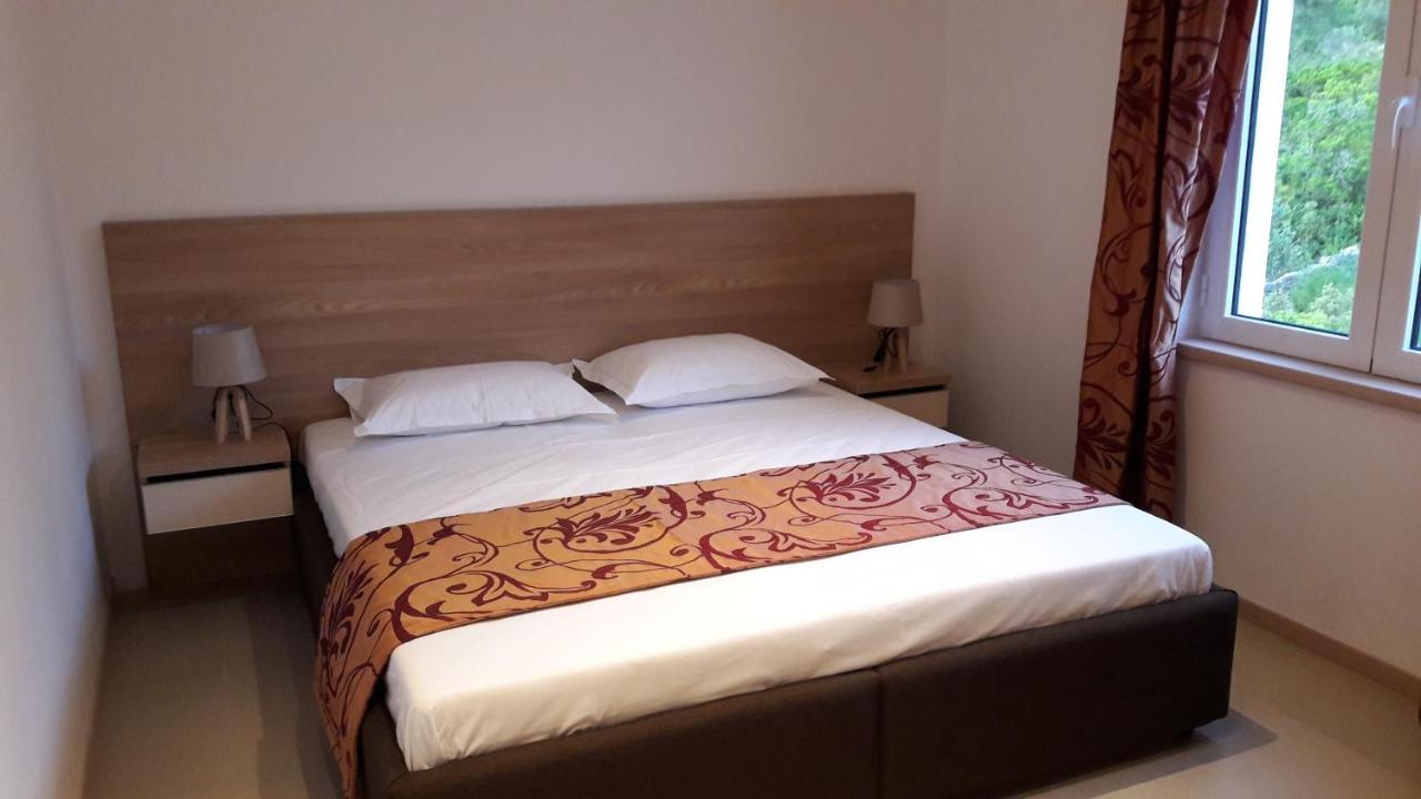 Apartments Odiva Luštica Kültér fotó